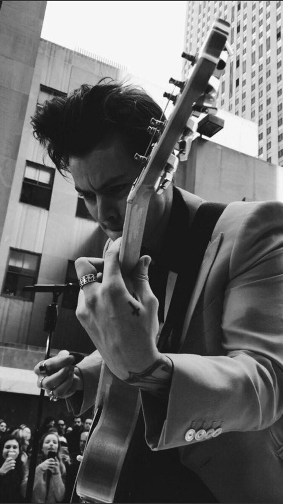 H4RRYSDIMPLE's tweet photo. @Harry_Styles 121 days 🦋 @Harry_Styles https://t.co/l2SM6ZOUq8