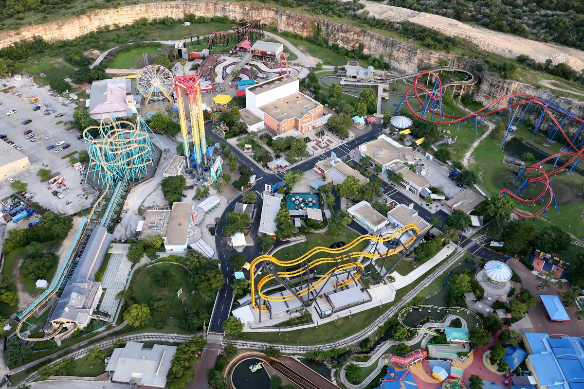 YourJobs4U's tweet photo. Six Flags Fiesta Texas hiring more than 500 seasonal employees at job #job #jobs #hiring https://t.co/tP7nPr5xMs https://t.co/NipChBi8mD