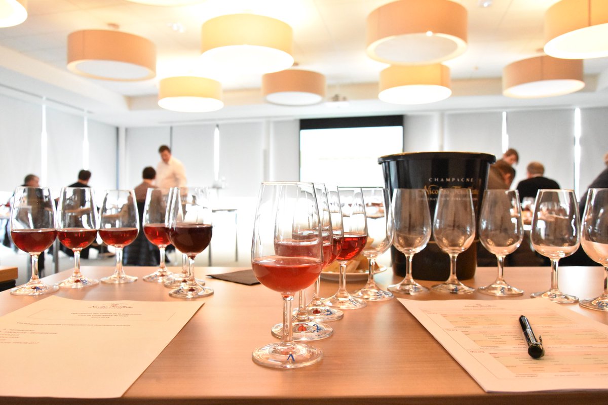 tevchampagne's tweet photo. Club des vinificateurs de rouge :
Découverte et échanges autour des vins rouges de la vendange 2017. #cvcnf #champagne #assemblage https://t.co/WqrkztOG9p