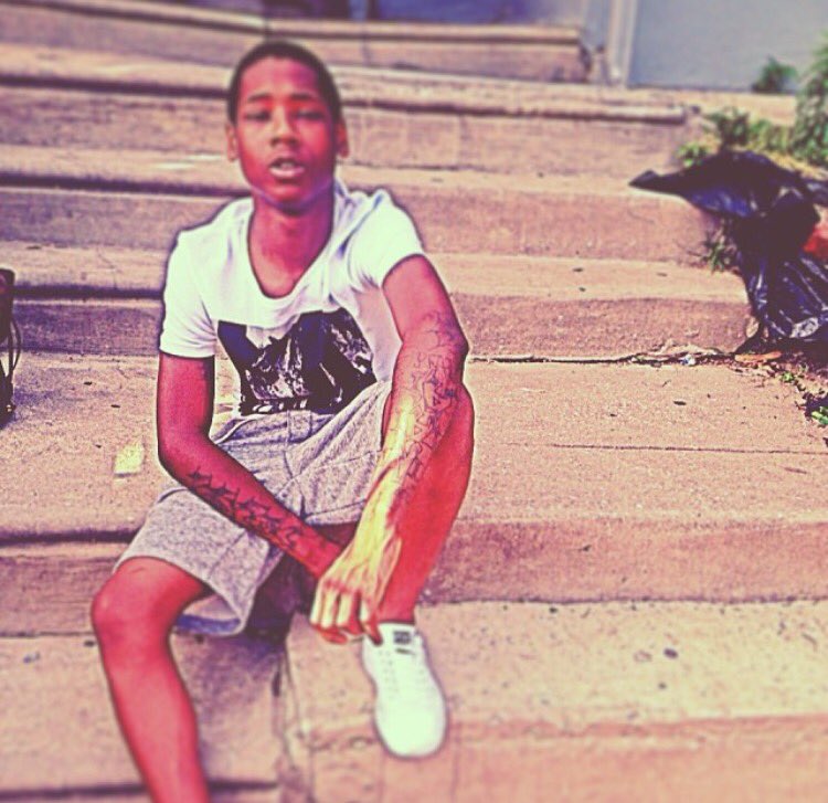 FreshKidzzz_'s tweet photo. Happy 21st Bday Young Naa We Miss You ❤️🤘🏽 #LongLiveNaa https://t.co/7fQN26posX