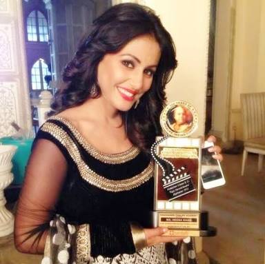 BiggBossTalks's tweet photo. Top 2 Indian T.V Actress

RT for @eyehinakhan 
Like for @jenwinget 

#MostStylishTvPersonality 
#TVPersonalityOfTheYear 
#BestActress 
#HinaKhan 
#JenniferWinget https://t.co/TMBsJx2DEj