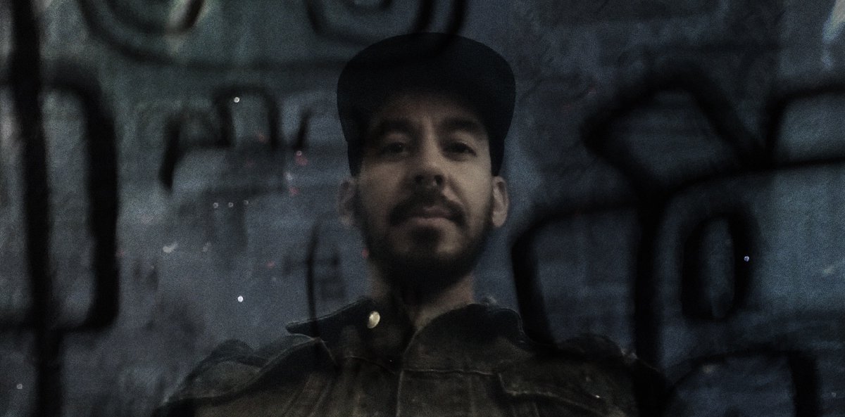 Spotify's tweet image. Mike Shinoda just dropped three brand new songs.
Stream the #PostTraumatic EP spoti.fi/2Ea3ppQ