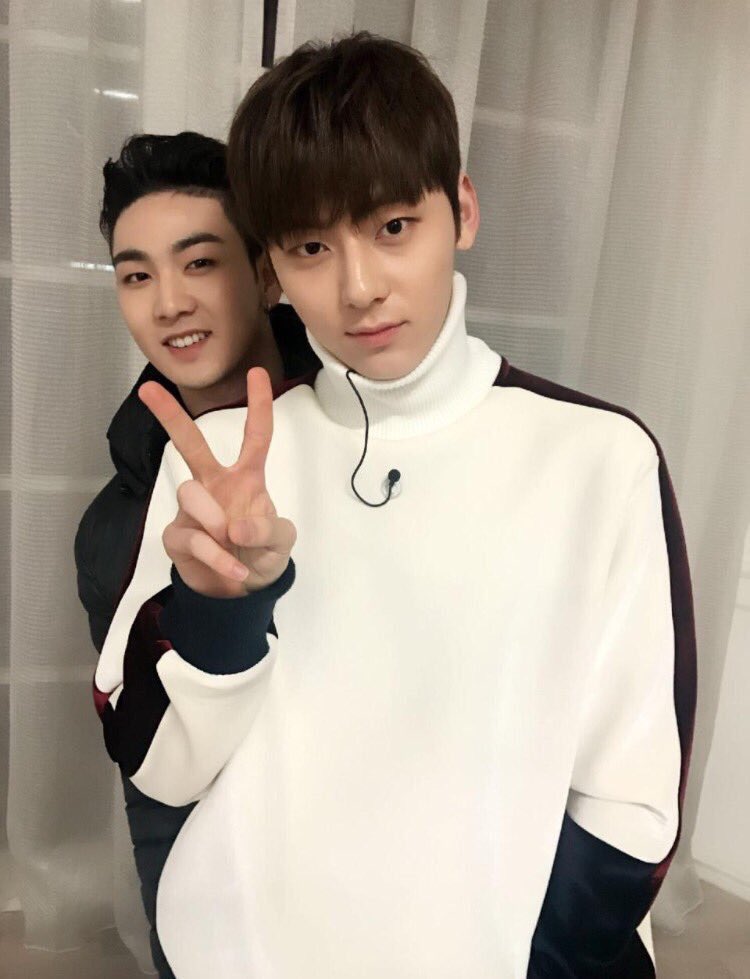 timetominhyun's tweet photo. 170126 #민현 #minhyun https://t.co/3YJo2lgngm