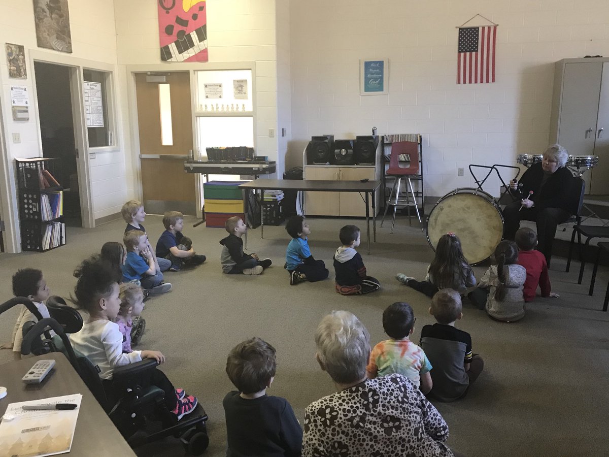MarissaC76's tweet photo. Mrs. Lindsay teaching the preschoolers about bass drums and how different types of mallets create different sounds! #bathschoolrocks #VES_panthers https://t.co/hAI6gngcgK