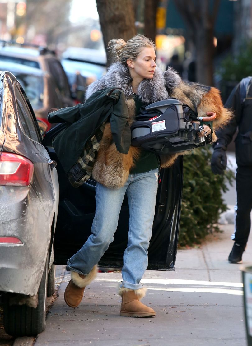 BritishVogue's tweet photo. Three reasons you need a pair of @UGGs in your life again: https://t.co/NGnkH8c3sq https://t.co/z9LApT4H6J