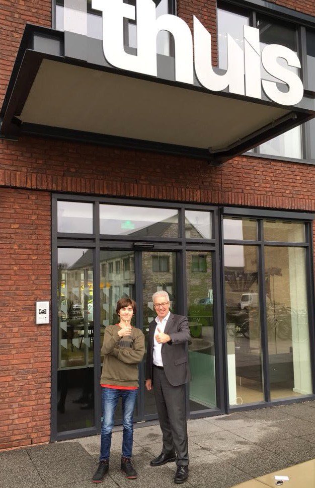 AntoonSC's tweet photo. ‘T Antoon doet mee met het project #debaasvanmorgen @JINC. Vandaag   hebben enkele leerlingen meegedraait bij verschillende organisaties in de omgeving, zoals @gem_Eindhoven, @mijnthuis, @TomTom, @MAG45_ , @Philips. Zij mochten mee draaien met deze bedrijven, als echte ‘baas’ https://t.co/0jm5t7S0Nv