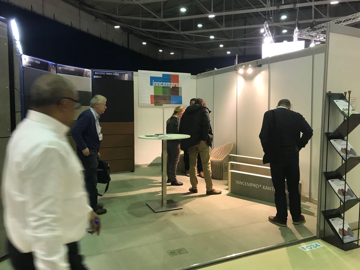 InncemproBV's tweet photo. Nog een laatste preview van onze stand waarin wij onze PEFC gecertificeerde houtvezelcementproducten en kantplanken hebben tentoongesteld. Zelfs een uur geleden werd onze stand nog drukbezocht. Zeer tevreden kijken wij terug op de afgelopen dagen. #Gevel2018 #PEFC #Inncempro https://t.co/CLi63iwoo1