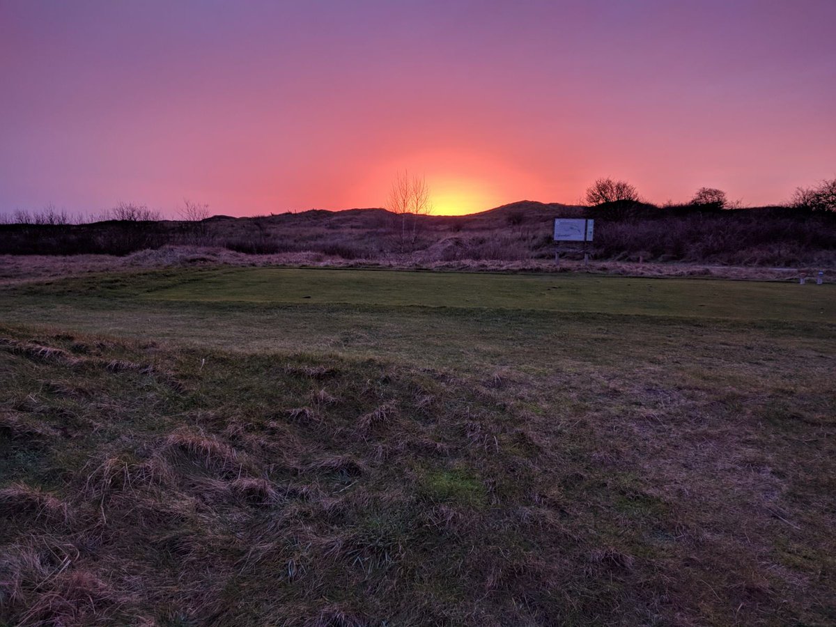 Poseidon Beregening (@poseidonbereg) on Twitter photo Kun je je een mooier einde van je werkdag bedenken? #zonsondergang Onze jongens zijn al een paar weken druk op <a href="/golfbaantexel/">Golfbaan De Texelse</a> <a href="/gcdetexelse/">Golfclub de Texelse</a> #Texel met aanleg nieuwe beregening. Kun je je een mooier einde van je werkdag bedenken? #zonsondergang Onze jongens zijn al een paar weken druk op <a href="/golfbaantexel/">Golfbaan De Texelse</a> <a href="/gcdetexelse/">Golfclub de Texelse</a> #Texel met aanleg nieuwe beregening.