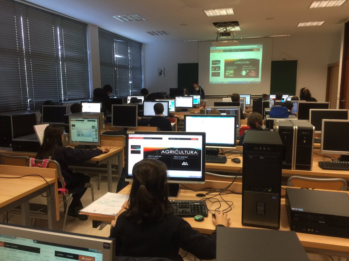Hijas de Cristo Rey tweet media