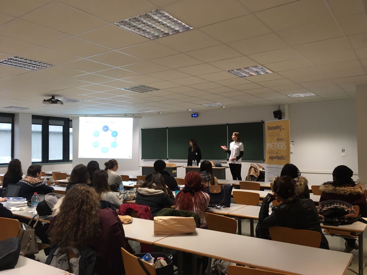 Emilie_Santens's tweet photo. Campus Reps ça continue: présentation de @DisneylandParis et des métiers de business analystes à l'ENSAI (Ecole de Statistiques)! 
#MarqueEmployeur #dlpcampus #disney_emploi #Rennes https://t.co/TRHuWPxYAn