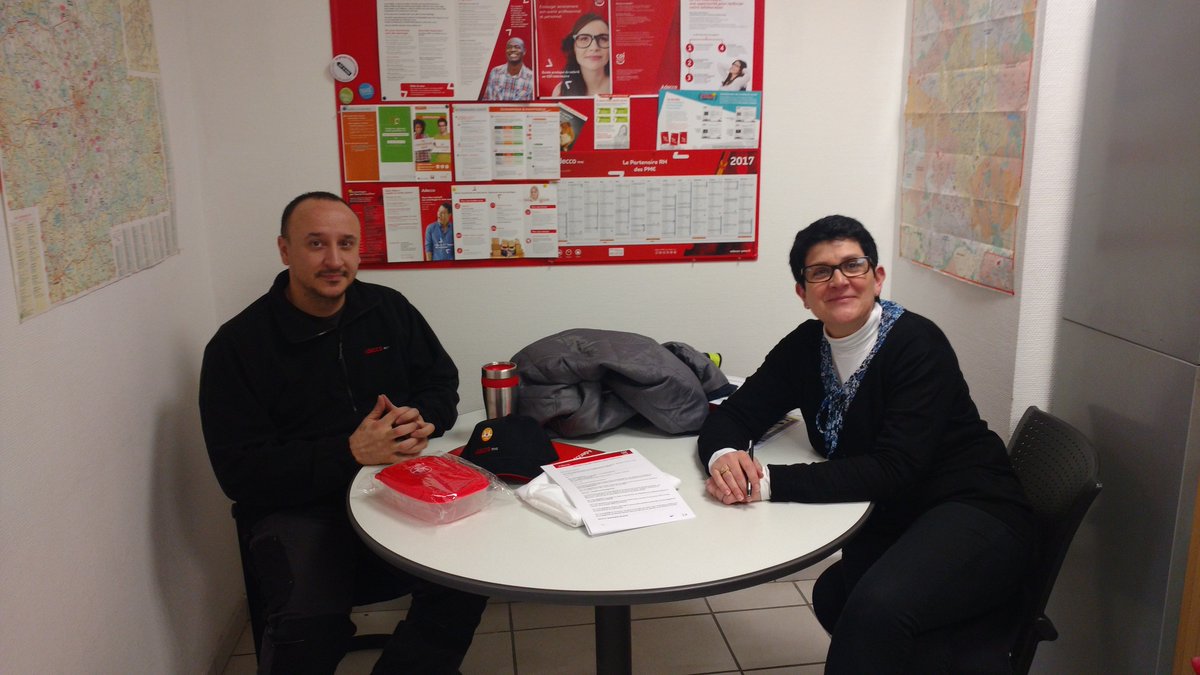 BNicli's tweet photo. #CDITT Fières d'accueillir notre 2ème CDI TT au sein de l'agence PME de Troyes @AdeccoPME3. A qui le tour? https://t.co/7iQImmrreR