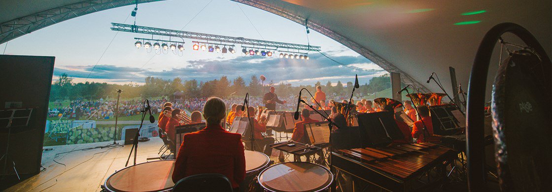 RBLgardens's tweet photo. Join us for a spectacular evening of summer entertainment. As the sun begins to set enjoy the live entertainment including a repertoire of traditional proms favourites before a firework finale.

Special early bird pricing available until 31 May.
More info: https://t.co/td2WYAaA6q https://t.co/TuzgTmEvq7