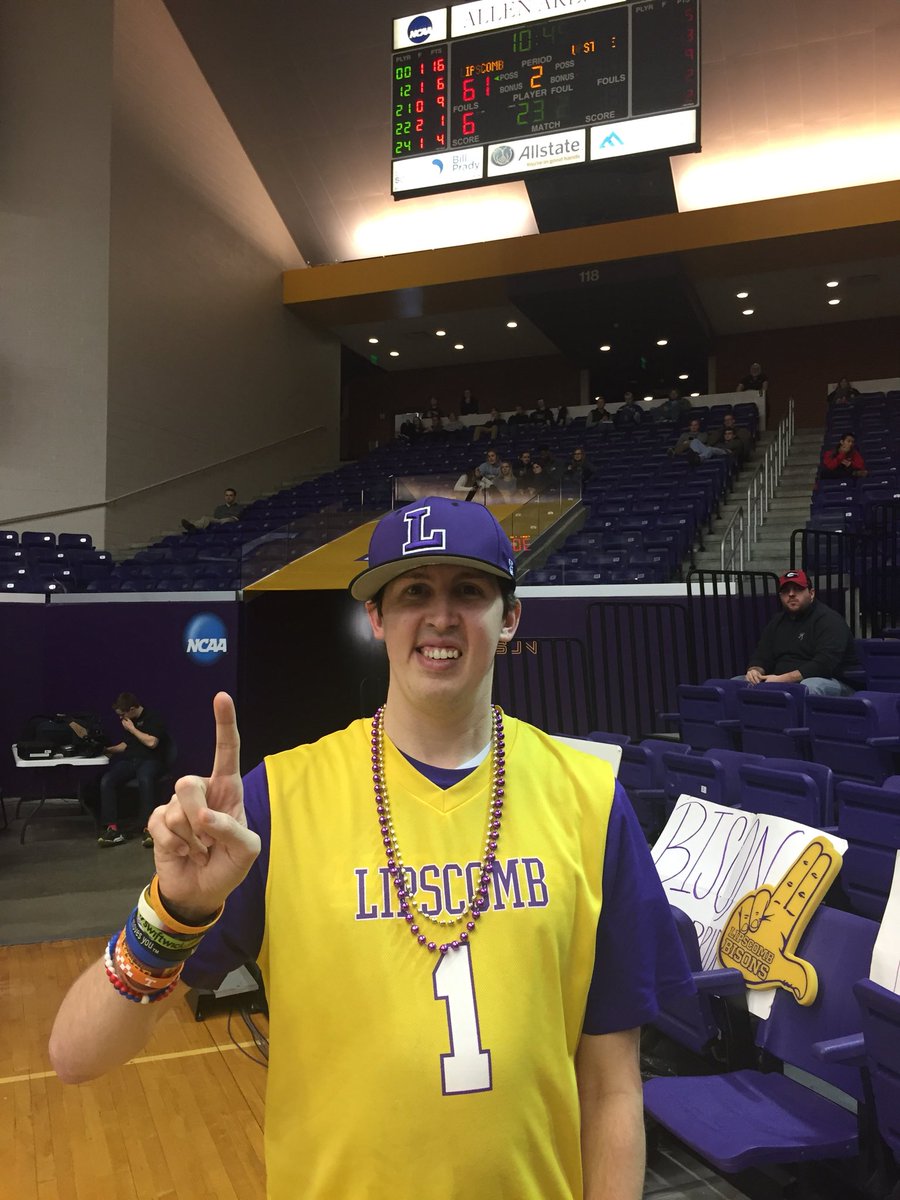 at_banks2's tweet photo. #BisonsThrowback https://t.co/t7MrD53PTK