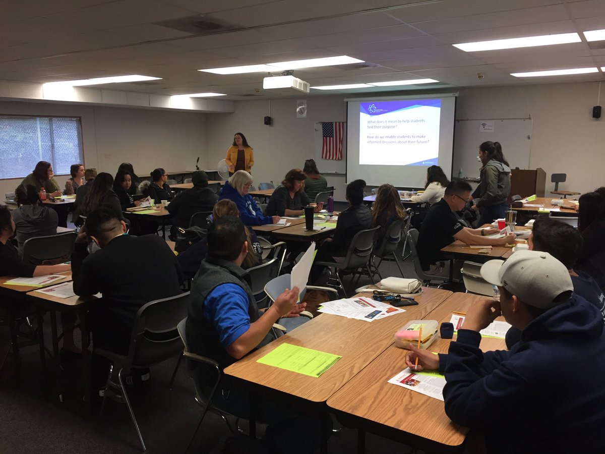 R9Liza's tweet photo. @JewylClarke partnering with RTAC SDCOE to expose #expandedlearning staff to the top 5 STEM-related industries in SD and how we can ignite our students’ interest in STEM through #afterschool programs @RTAC_SDCOE #R9asp #R9STEM https://t.co/wk4P8EhJeS