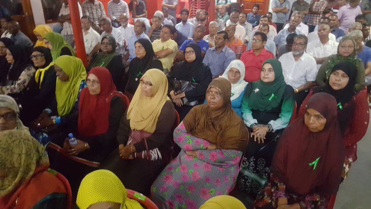 Simwarr's tweet image. “Sheikh Imran ge nan Dhivehi thaareekhgai liyevigen dhaane ethah gothakun” @ibusolih 

#SheikhImran1000DhuvasJalugai

#RayyithungeBadhalu