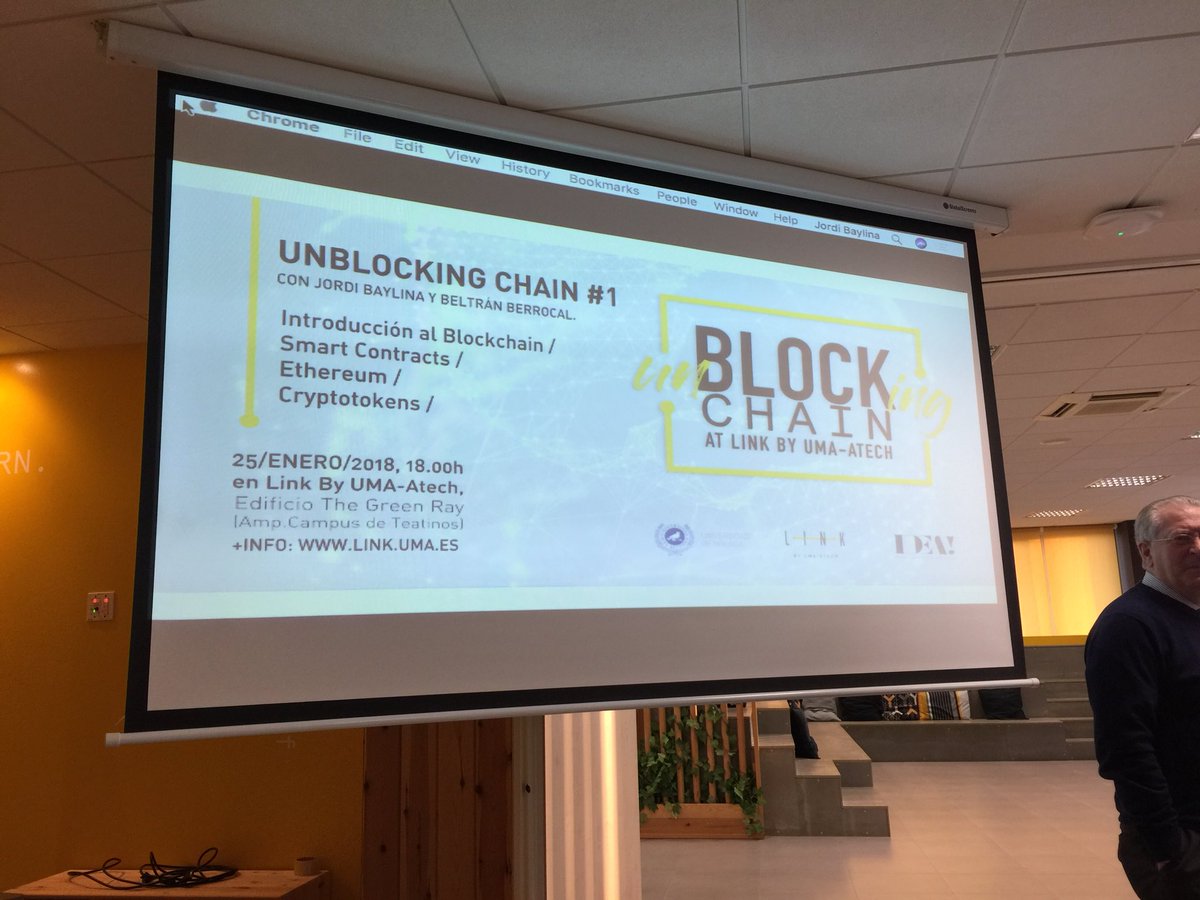 vicente_o's tweet photo. Vaya aforo ! Awesome ! Enhorabuena @BlockchainMalag @linkbyuma #blockchain #cryptomoneda #ethereum #smartcontracts #unblockingchain https://t.co/nfz5P4SkNK