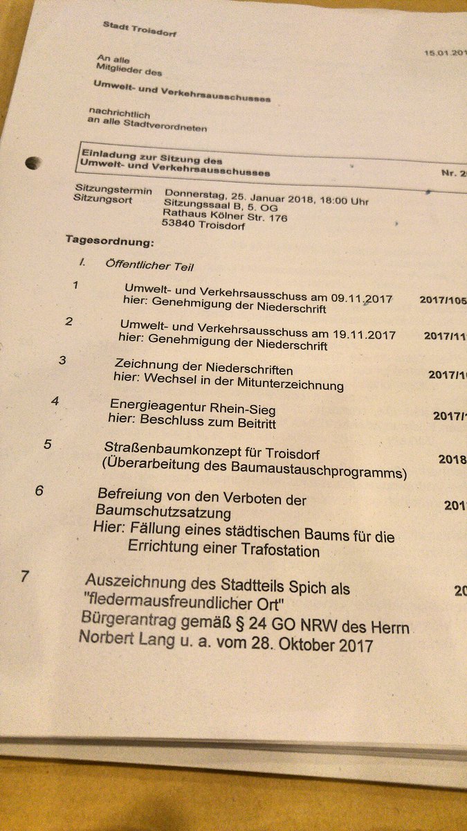 den_Tdf's tweet photo. Endlich wieder Kommunalpolitik \o/
Heute Sitzung des Umwelt- und Verkehrsausschusses. Unter anderem mit neuen "Straßenbaumkonzept" (auf gut Deutsch: Es sollen Bäume abgeholzt werden) und Beitritt zur Energieagentur Rhein-Sieg. #Troisdorf #TroRat https://t.co/FzNgQEvRnU