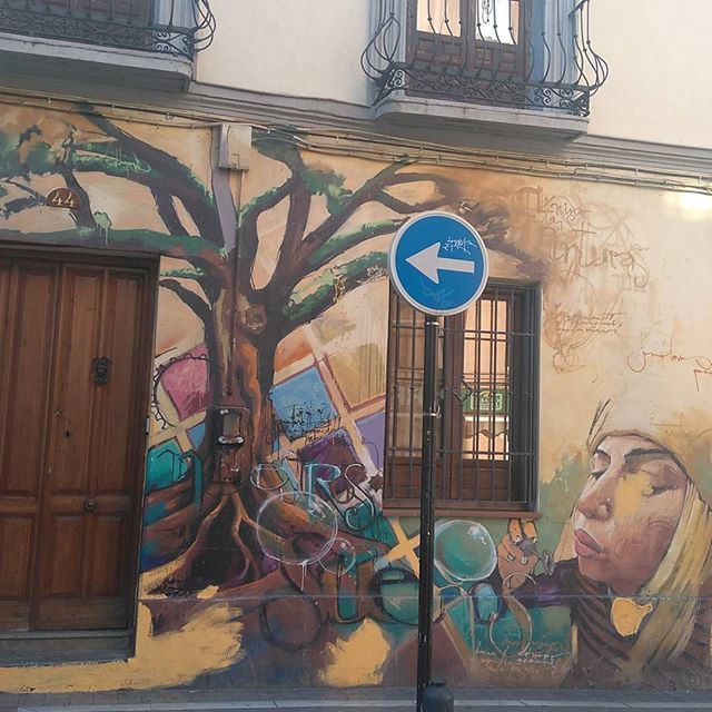 Bohemian_Home's tweet photo. Granadian graffiti. .
.
#citylife #graffiti #granada #urbanart #explorethecity #lifestyle #seekinspirecreate #bohemianstyle #finditstyleit #livefolk #handmadehome #wallartdecor #citystyle #spanishart #espaňa #bohochic #boholife https://t.co/am4X5B51HM