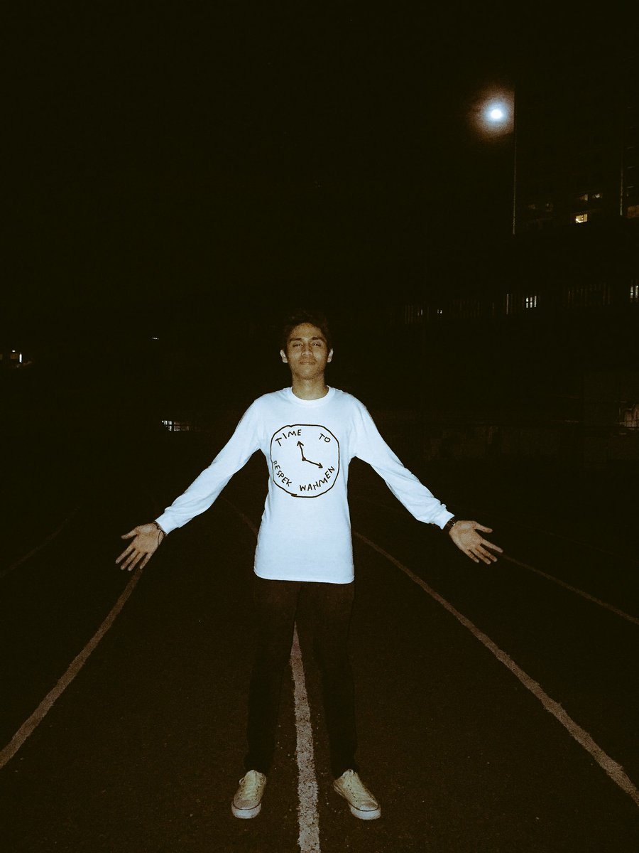 jcpenarandaa's tweet image. @pewdiepie Ya'll so hyped about that 60mil merch while im still good with mine. lol. THanks poods.