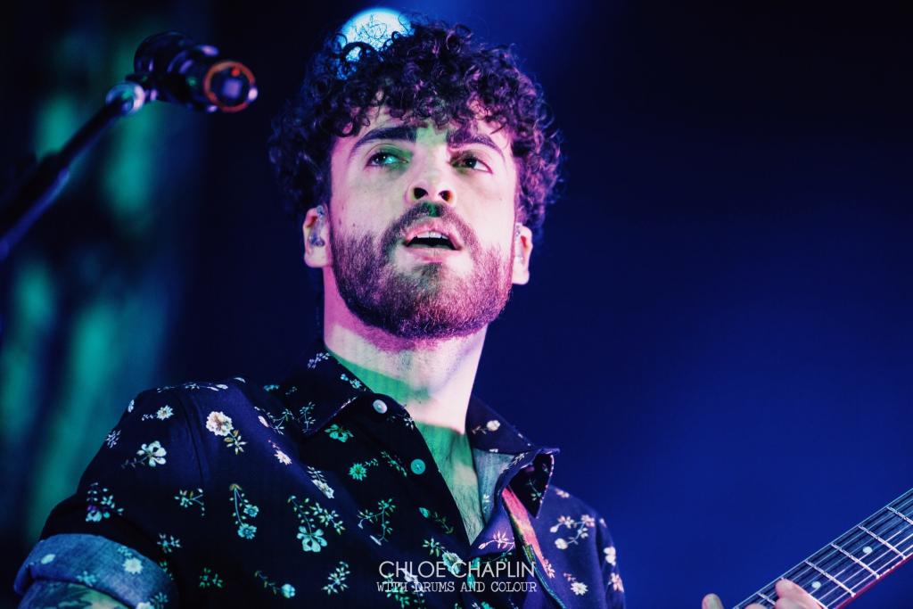 taylorsourceBR's tweet photo. Que um dia eu encontre alguém que goste de mim como Taylor York gosta do @paramore 💙 #TourThree https://t.co/R9CVmtJ14v