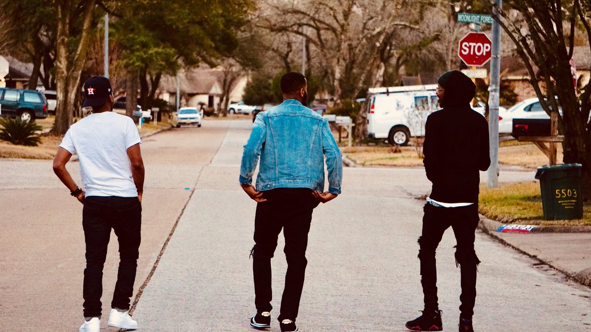 itsnotyouitsq's tweet photo. “Coming Straight Out The Wood, It’s All Good It’s Understood” ☁️🐺☁️ https://t.co/VKstSHFxSR
