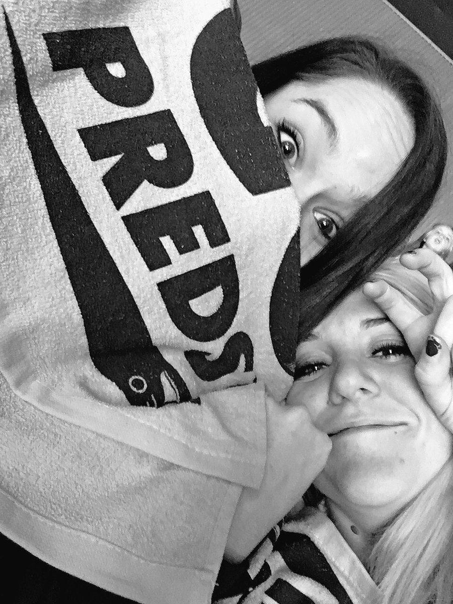 laurenriz13's tweet photo. @PredsNHL #HLGladies #letsgo #GNO https://t.co/Hrbpq3COHl