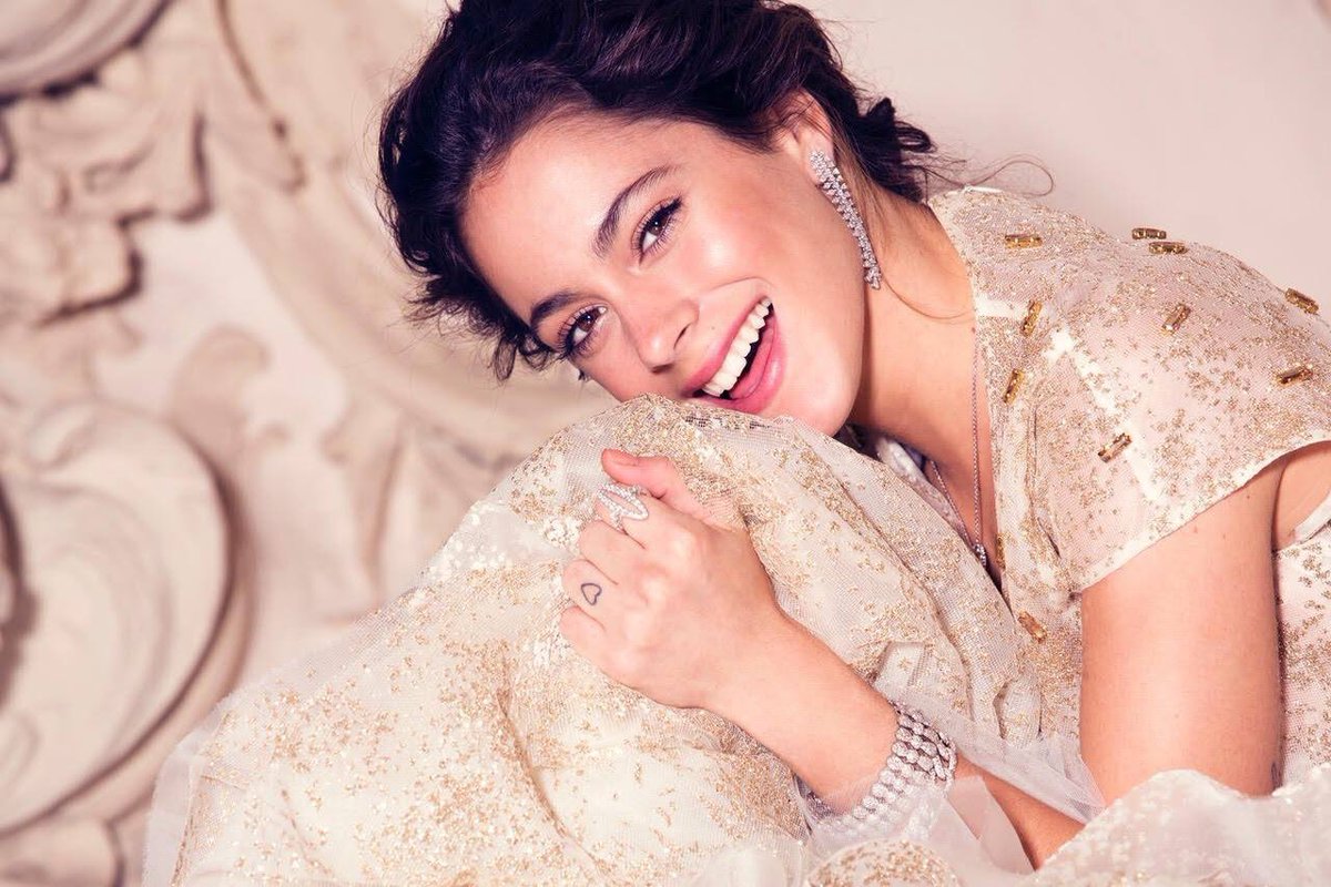 stoesselchile_'s tweet photo. Nuevas fotos de @TiniStoessel para la revista "Hola" en 2017. https://t.co/Ng6XpqkFsz
