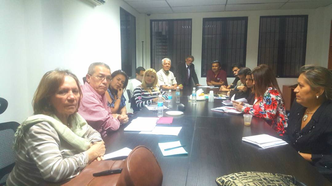 FidelidadACuba's tweet photo. Reunión de trabajo del Movimiento Nacional de Amistad y Solidaridad mutua Venezuela Cuba, profundizando la hermandad entre los pueblos de Bolívar, Martí, Chávez y Fidel #ActaDeAvanceParaElAcuerdo https://t.co/8P8YyJtjiz