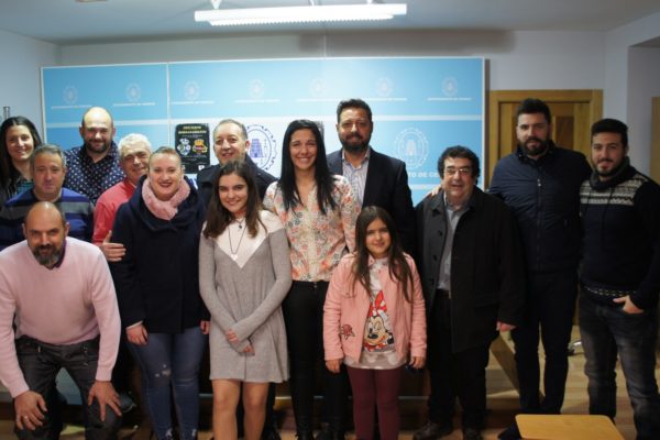 BpresentacionAP's tweet photo. 📡El proximo 📆10/03/2018 estaremos en la localidad de 🔵#Cehegín, Murcia. Concierto y acto de Hermanamiento con la banda @BandaPyDcehegin y con la colaboración de la Concejalía de Cultura de dicha localidad. #Cehegín 
Para + info visita. 
https://t.co/2ryXTm0ajW https://t.co/ABqQse13MS