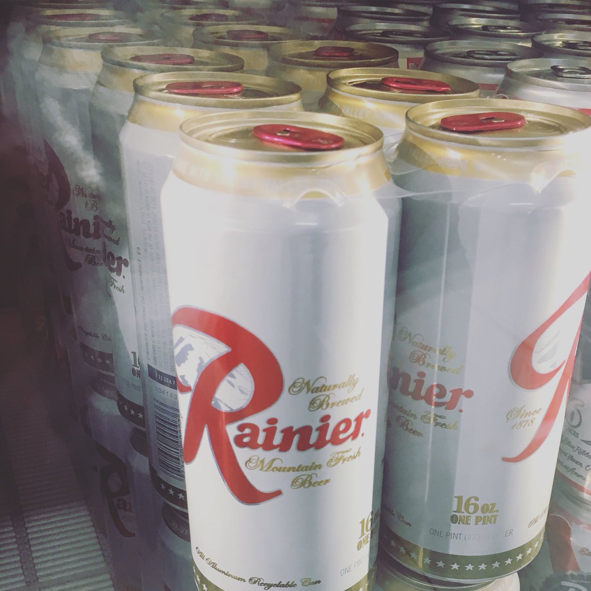 RainierPDX's tweet photo. Our red tab Rainier cans have landed!! Go get ‘em, Rainier Rangers!
#rainierbeer #tabsfortrees #pnw #beerme #tallboys #pdx #vitaminr https://t.co/1R9gmzfxez