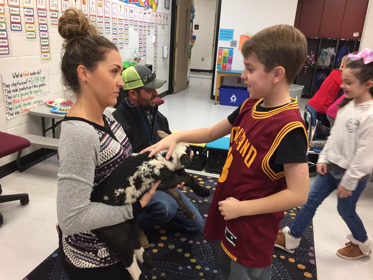 Thank you Casey Cox for sharing your baby lambs with our class today. <a href="/Emileelittlee/">Emilee Little</a> <a href="/ridgeviewraptor/">Ridgeview Elementary</a>