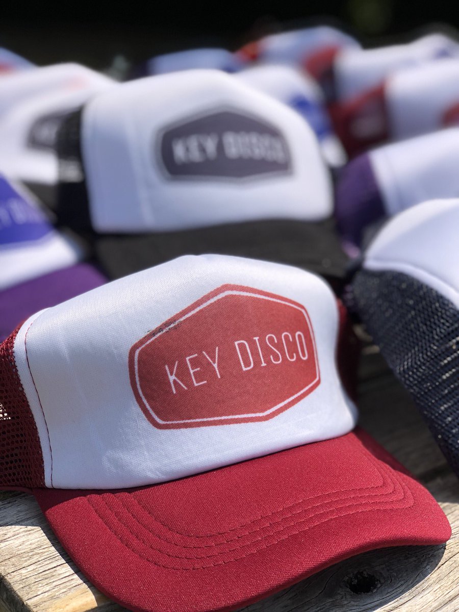 KeyDisco's tweet photo. 👉🏼SORTEO👈🏼
Queres una gorra para sumarle onda a tu look de playa⁉️
Vamos a sortear 5 de estas🧢
✅Dale RT + SEGUIR para participar! https://t.co/vpERRODVU7