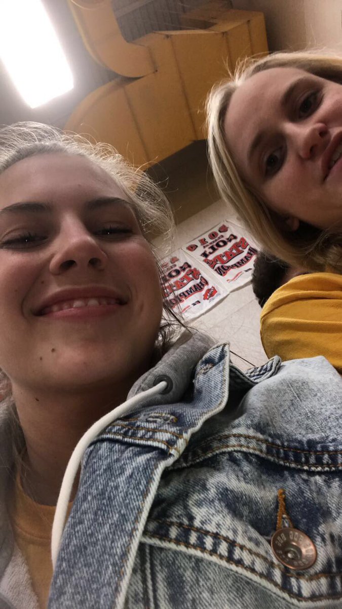 grote_chloe's tweet photo. HAPPY BIRTHDAY samMANtha!!!! You are the light of my life @samschmitz18 https://t.co/lbE1Mq63vO
