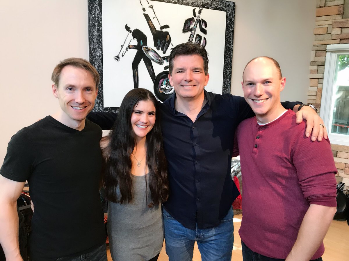 MiliziaCristina's tweet photo. Recording @realhartman cartoons all day w/ @mpwhitten @mrosenblumVO @ActorDanielRoss?! It was a terrific way to spend my b-day! Download @thenoognetwork app to see exclusive Butch Hartman cartoons & games! #voiceactor #cartoons #animation #VOlife #actorslife #noognetwork https://t.co/uo6D10vgB3