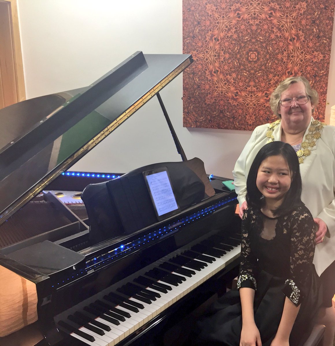 WightmanSuzanne's tweet photo. Amazing evening of treats and pampering supporting wonderful #Kirklees ladies &amp; gents and charity appeal @KirkleesMayor raising £310. Thanx to wonderful Owen &amp; Letty @Landings72 #students Natalie &amp; Elona @kirkleescollege and May on piano @HuddersfieldUni 👍💕 https://t.co/tZ1g4pfpci