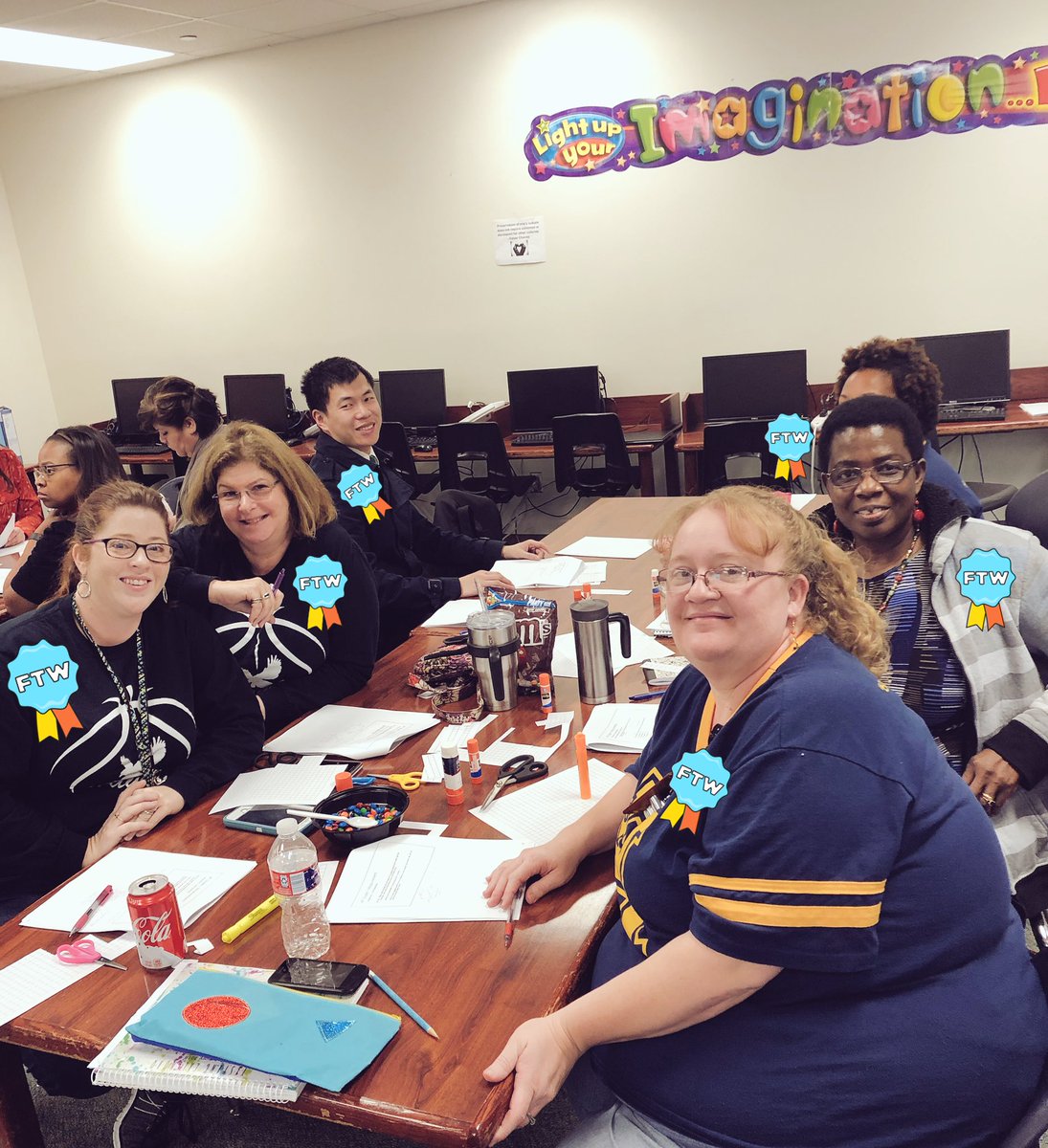 _TimLivingston's tweet photo. .@HirschHawk 🦅(s) 🦅 are out this evening in full force❗️6️⃣ of their intermediate teachers sacrificed their evening to grow w/@Vontoure_Math❗️This speaks to both the pd & the attendees.
#AchieveTheChange #Wit #SpringUpMath #theSpringWay #SpringISD https://t.co/bDA2FiKmEd