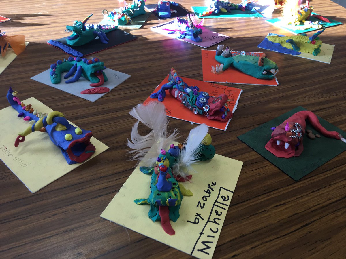 3rdGradeCentury's tweet photo. Love artist in the classroom!  Thanks, Mrs. O'Neil! #gfschools #centurygf https://t.co/z8xRq3Nz8b