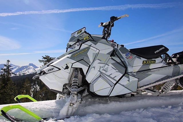 KlimUSA's tweet image. 👌👌👌 via @tahoesledhead Blue Skies and Sled Rides 🙌🏻 #polarissnow #ggbexhaust #sledusa #caproskis #klimgear #strokerindustries #polaris #polarisaxys #sledporn #cheetahfactoryracing #justgonnasendit #sledwraps #sledwrap #bluebird #slayallday #mount… ift.tt/2BMg27L