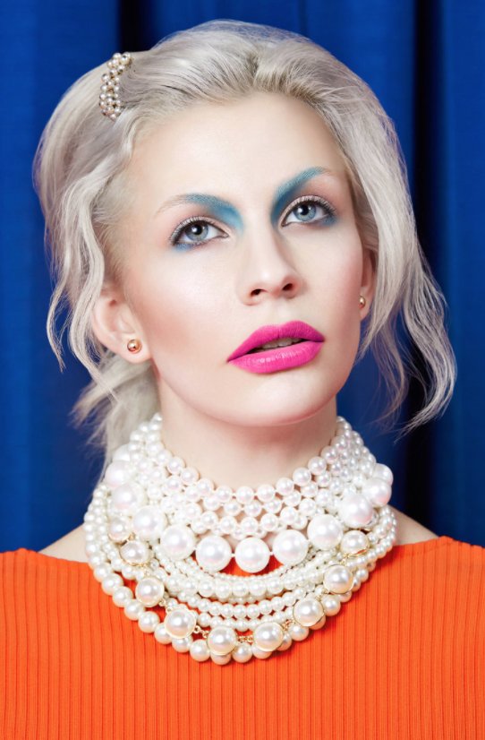 Christine Taylor tweet media