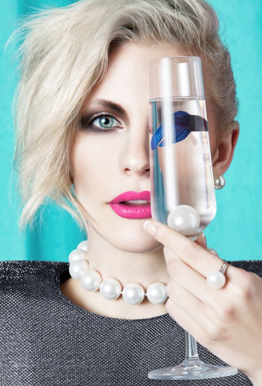 Christine Taylor tweet media