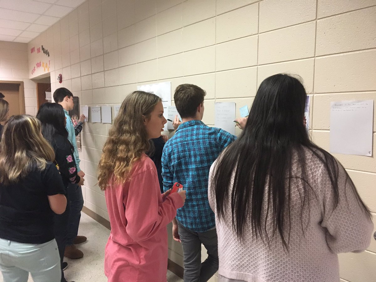 mswilsonsmind's tweet photo. Taking writing #backtobasics analyzing thesis statements! #growingpains #writing #studentvoice #successcriteria @tmnoe @Ainsleybr https://t.co/smzGOj6aiO