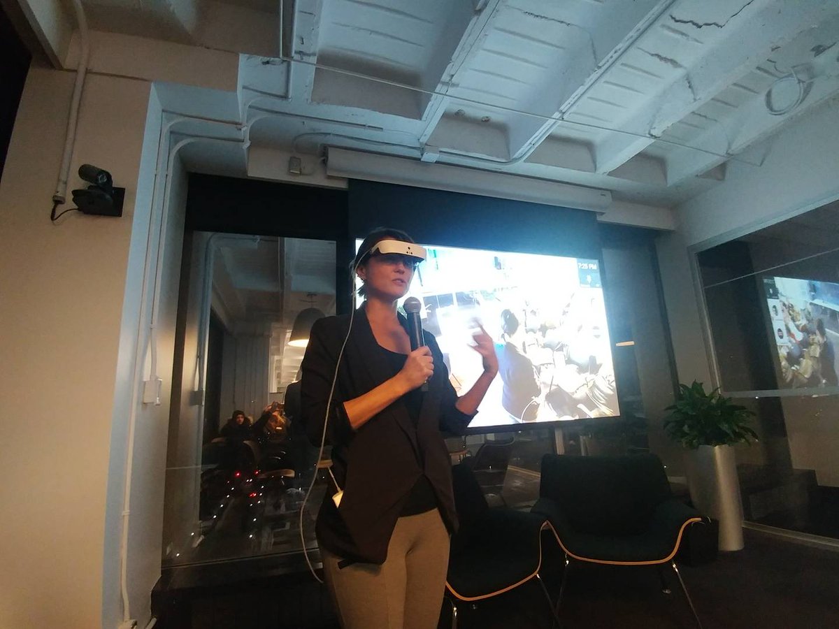 Love <a href="/YvonneRFelix/">Yvonne Felix</a> talking about <a href="/eSightEyewear/">eSight Eyewear</a> and seeing things like a beautiful painting and an ugly carpet. But the info she could now access like menus and transit schedules, internet, and get a regular job! #makeblindnesshistory #hivewrmeetup