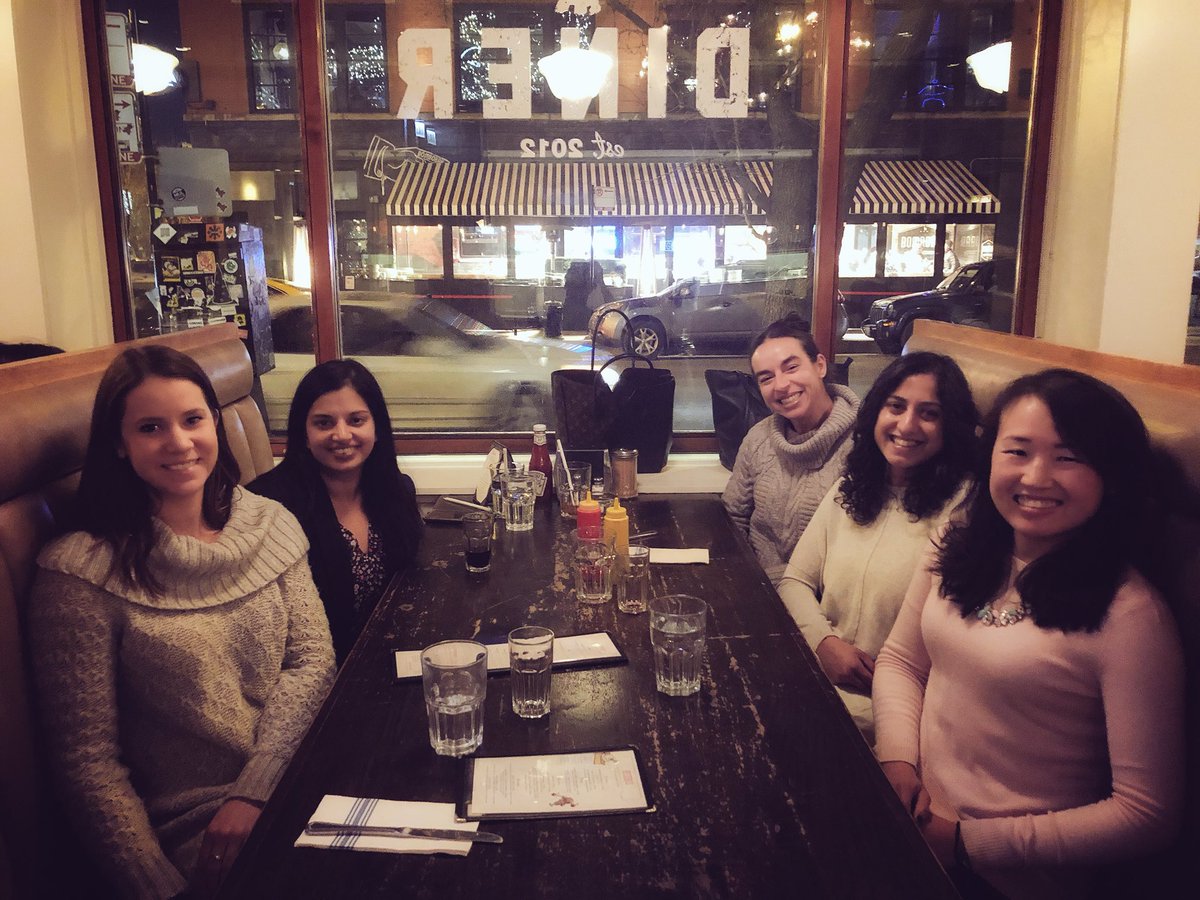 Not too often you see a #privateequity dinner look like this 👍🏻👩🏻‍💼#girlpower #team