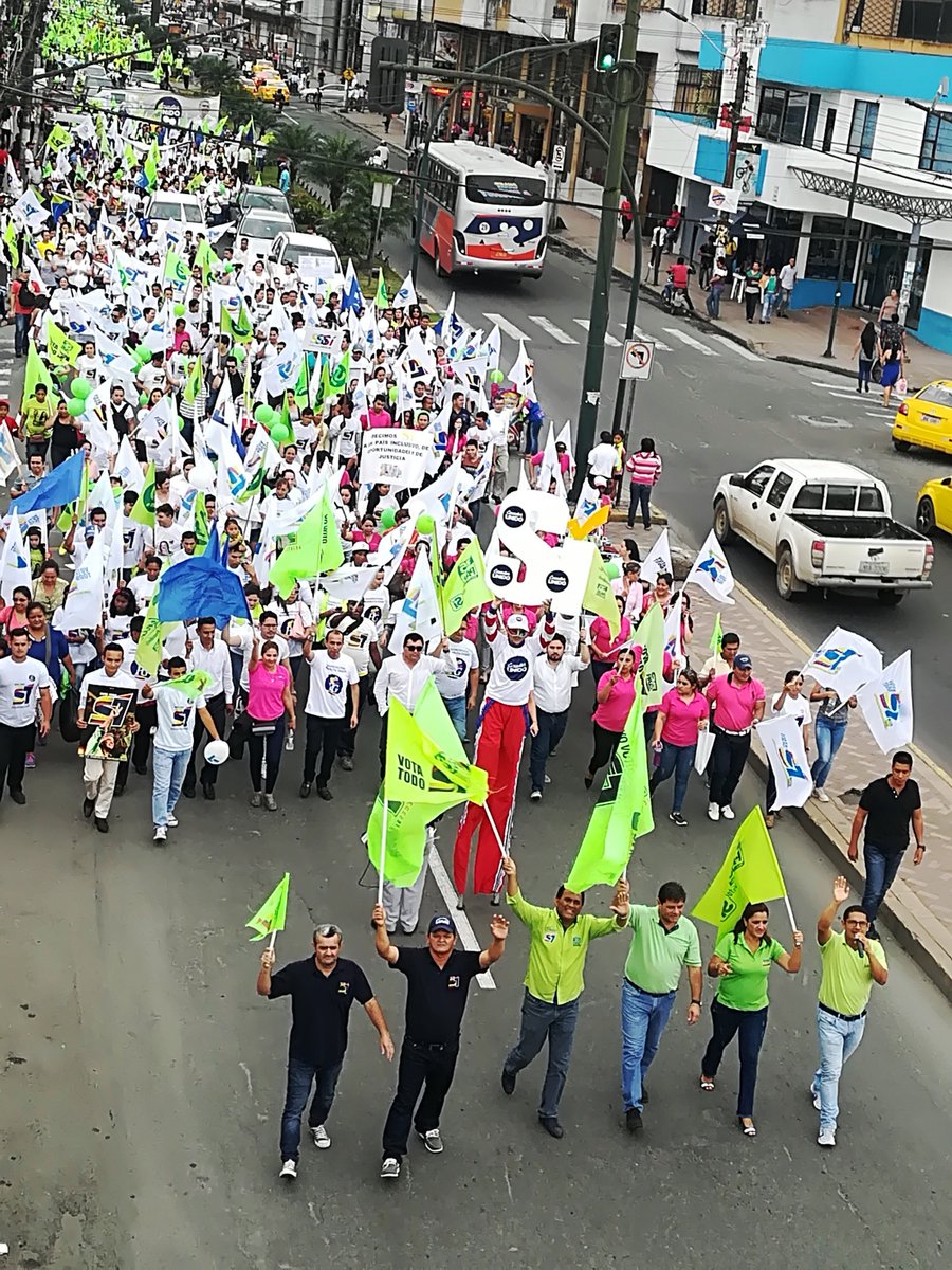 maryverdugac's tweet photo. Gracias #SantoDomingo de los Tsáchilas !!! Apoyo total a la #ConsultaPopular2018 y al compañero @Lenin Moreno, esta es una verdadera fiesta democrática por un nuevo país, #VotaTodoSi #SíPorEcuador #SiRotundo #SíaLaDemocracia #ElPuebloDiceSí https://t.co/C7bsbXQV0L