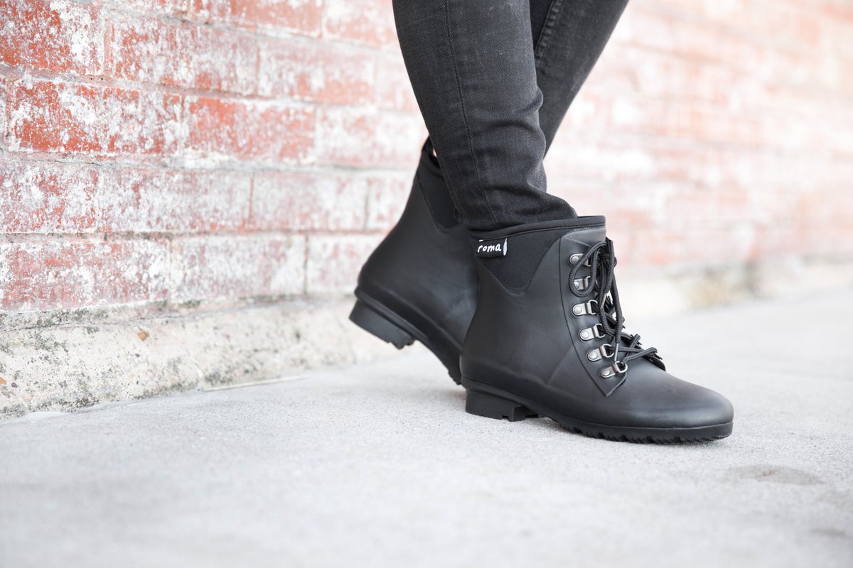 roma_boots's tweet photo. Rain boots never looked so cool (weβre slightly biased though)πππΌπ€ #TheEvol #foryouforall #givepovertytheboot >https://t.co/09rVI70o4i https://t.co/OubhoS0KEf