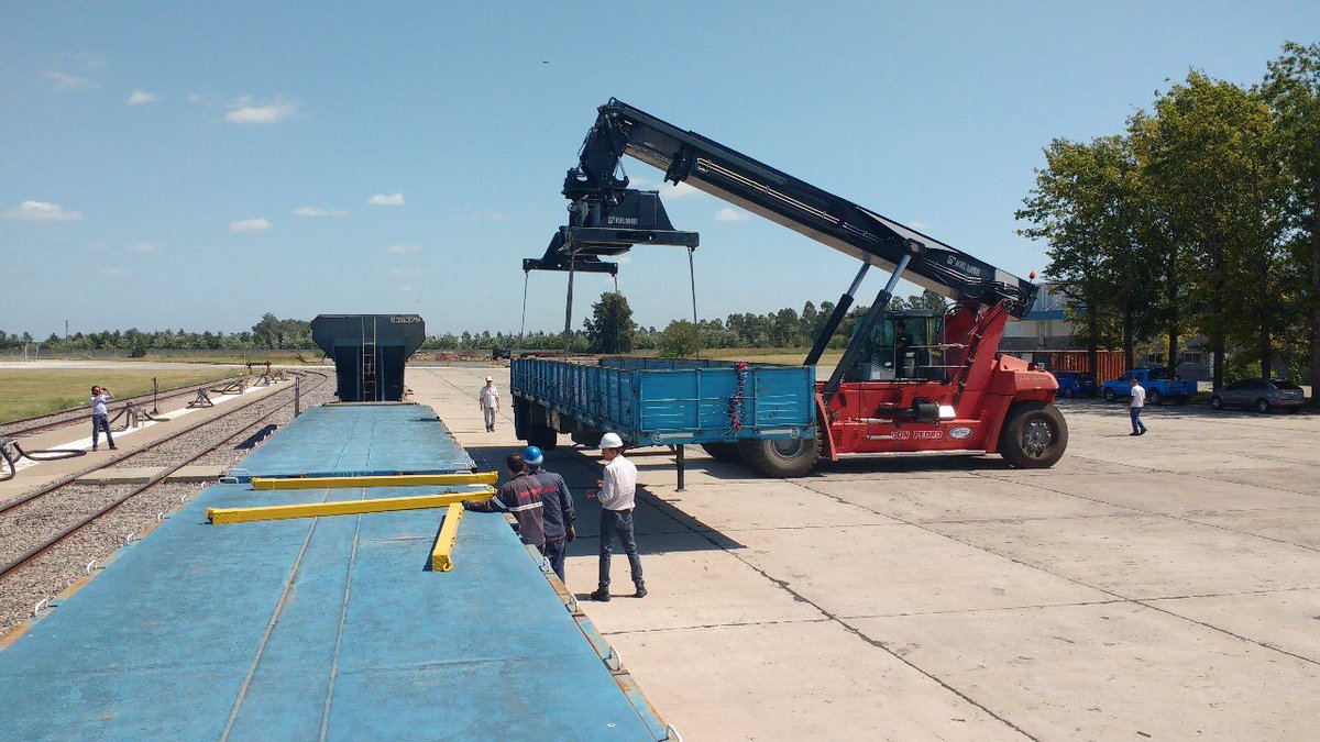 zfbbcr's tweet image. #ArgentinaIntermodal 
🚢+🚛+🚆
✅Mejor logística
🔻Menos costos
🔺Mayor competitividad
🔁Integracion público-privado
#BahiaBlanca es parte de una prueba técnica para la implementación de un sistema intermodal para transporte de cargas
#DNTAC 
@Guillodietrich 
@campraguille