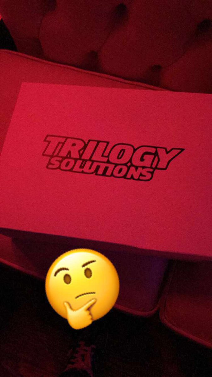 DPM_Therapy's tweet image. Good night at under solo in Camden @teamtril making moves had to support da ting and cop the all black trackie straight away #teamtril #trilogysolutions #camden #undersolo #wave