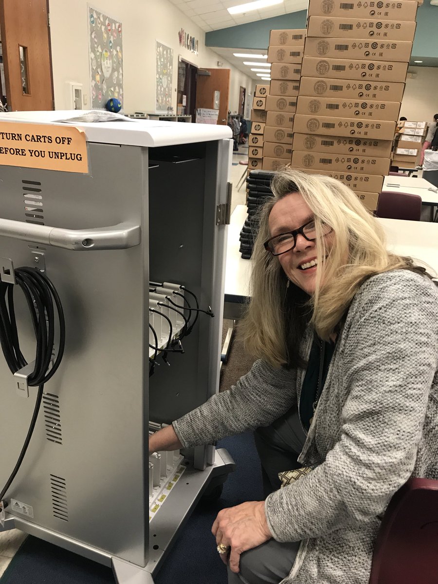 smithelem_Noel's tweet photo. We are so fortunate for our hardworking Area Techs and Tech Folks making things happen! Thank You! @FriscoISDTech #teamwork, #campusrefresh, #FriscoFutureReady https://t.co/1pXvDdysab