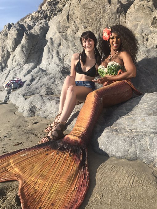 I met a mermaid! https://t.co/xXfe5A5QP4