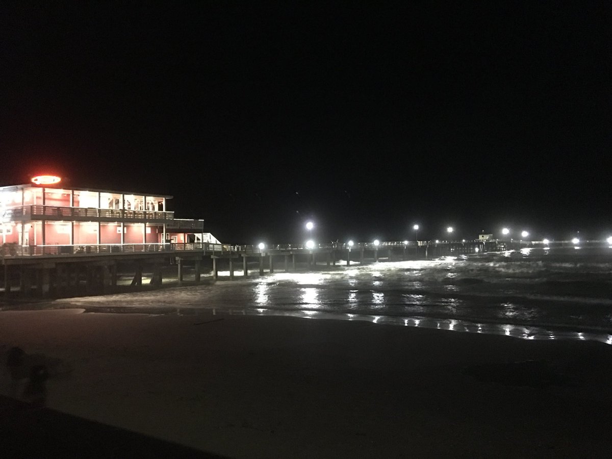 Dinner on the pier #TXSTEM2018 <a href="/lisahstoll/">Lisa H Stoll</a>